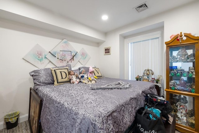 bedroom with visible vents, recessed lighting, and baseboards