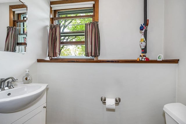 4 Pleasantview Ave, Tyngsborough, MA 01879 - half bath featuring toilet and vanity