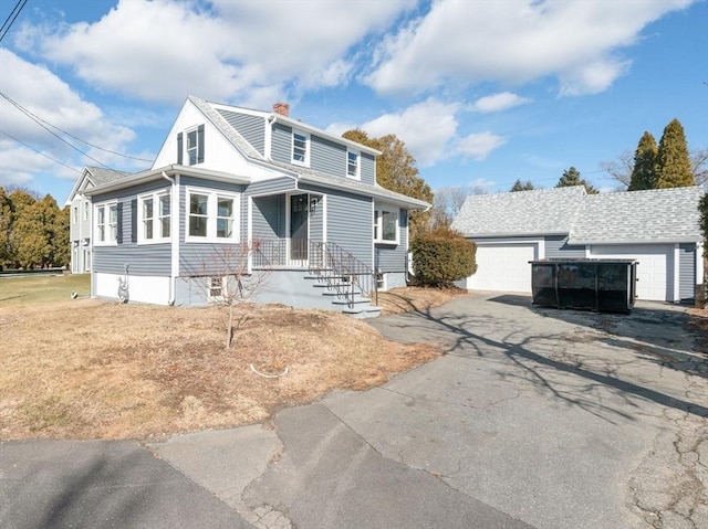 view of front property featuring a garage