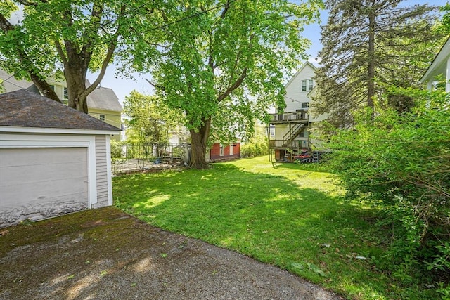 1 Melville St, Worcester, MA 01605 - view of yard with a garage