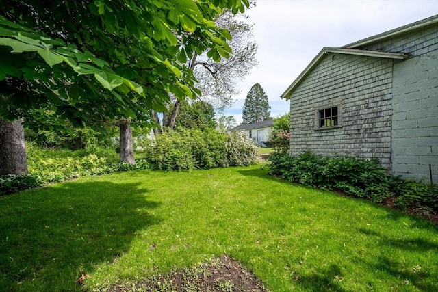 204 Massasoit Rd, Worcester, MA 01604 - view of grassy yard