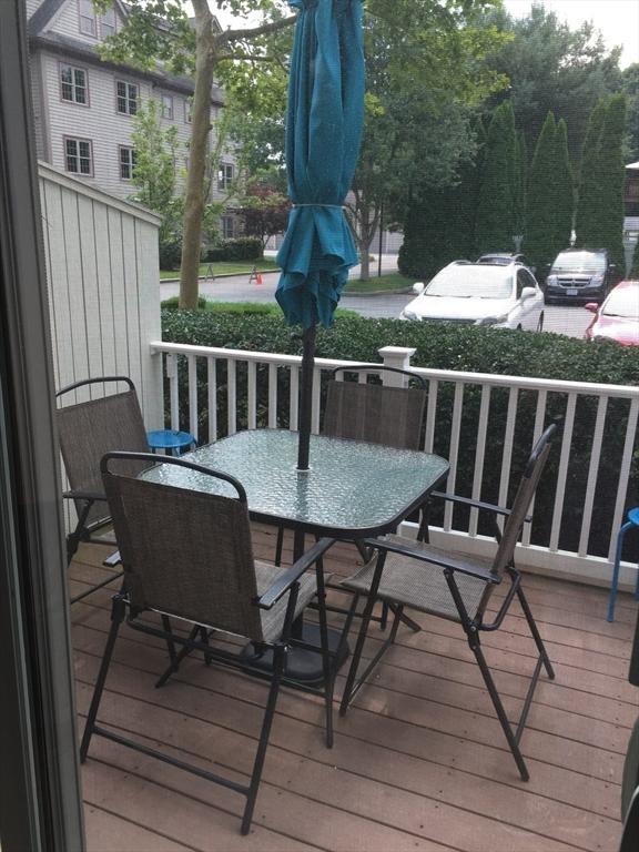 balcony featuring outdoor dining space