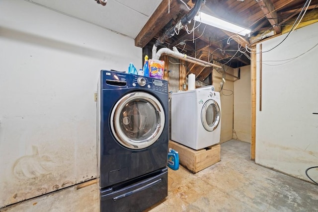 205 River St, Braintree, MA 02184 - laundry area with independent washer and dryer