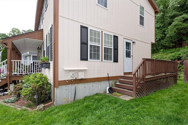 11 Azalea Ln Unit 11, Marlborough, MA 01752 - view of side of property featuring a deck and a yard