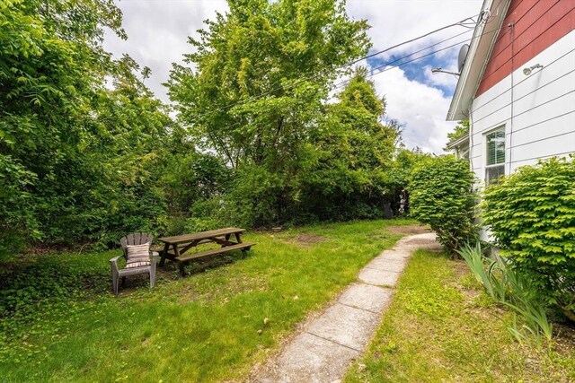 6 Oak St, Monson, MA 01057 - view of grassy yard