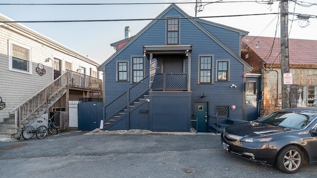 view of front of property