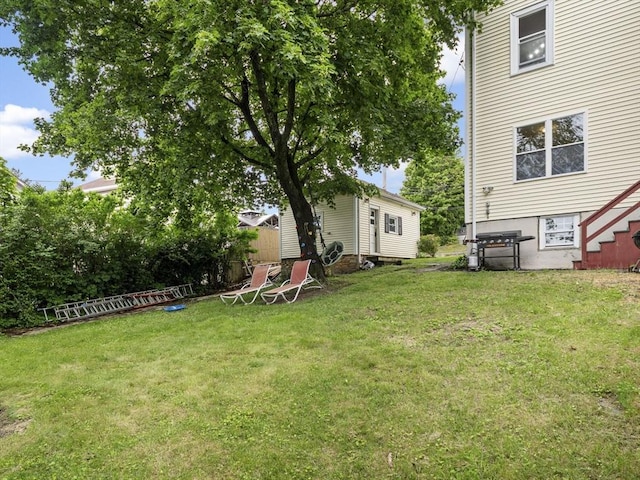 4 Darling St, Worcester, MA 01605 - view of green lawn