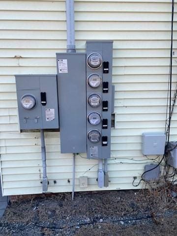 details with mail area and electric meter