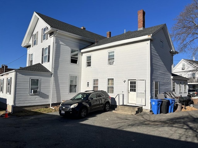 Listing photo 3 for 15 Church St, Waltham MA 02452