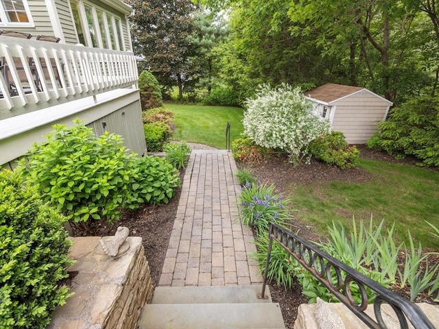 1 Benjamin Dr, Westborough, MA 01581 - view of green lawn
