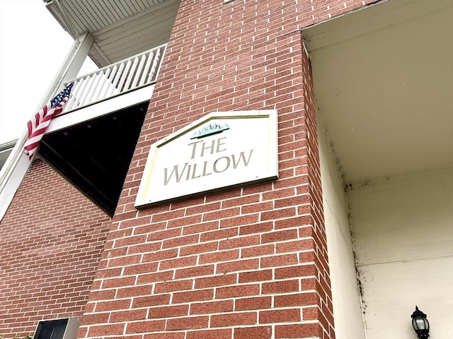 details with brick siding