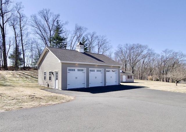 view of detached garage