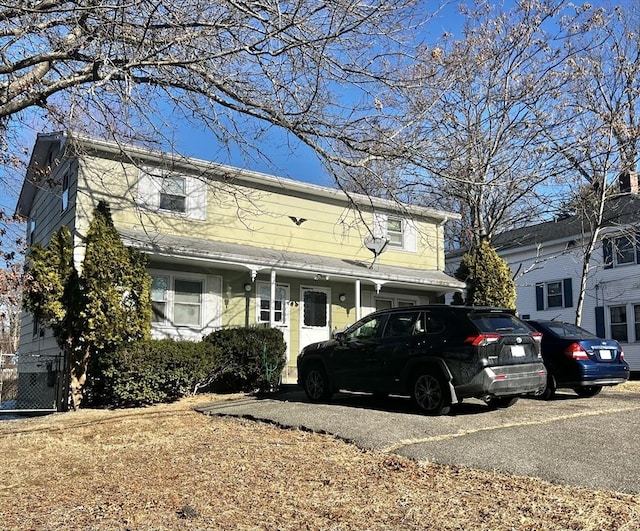 view of front of property