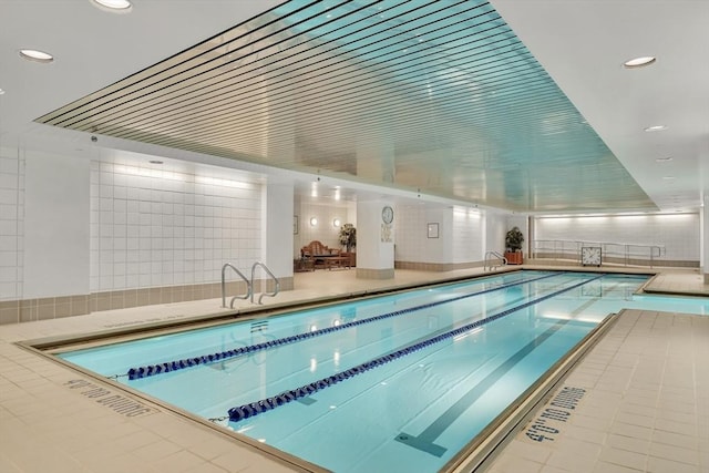 75-83 Cambridge Pkwy Unit W403, Cambridge, MA 02142 - view of indoor pool