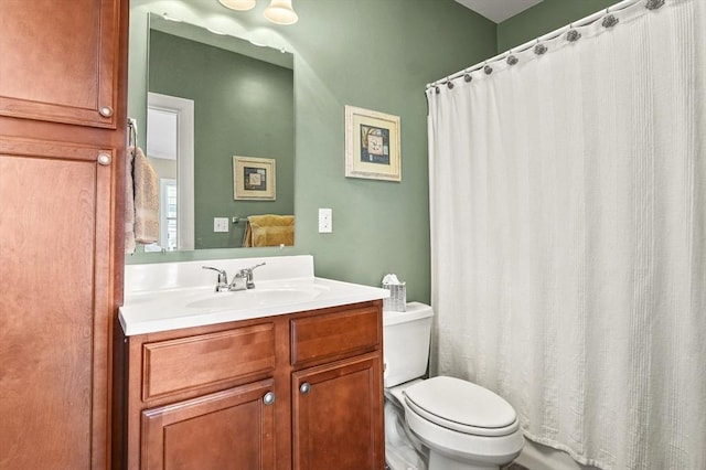 75 Pine St Unit 21, Waltham, MA 02453 - full bath with toilet, vanity, and a shower with curtain