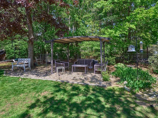 view of yard with a pergola