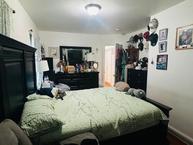 19 6th St, Chelsea, MA 02150 - bedroom with baseboards