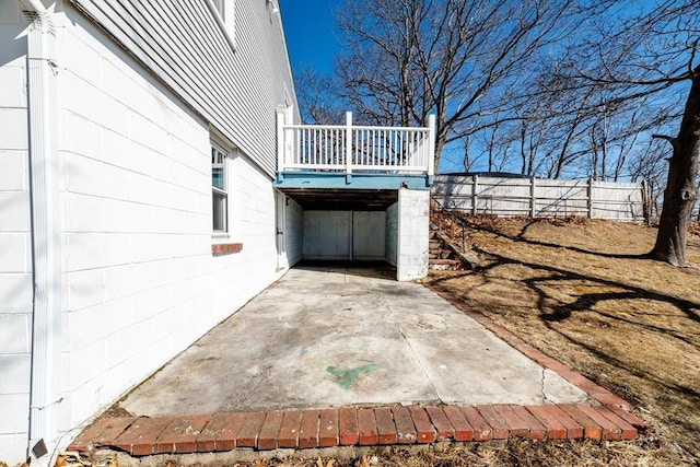 view of yard featuring a carport