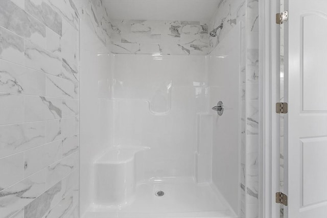 168 Justice Hill Rd Oakmont, Unit Oakmont, Sterling, MA 01564 - full bathroom with a stall shower