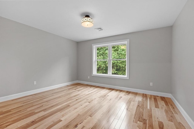 168 Justice Hill Rd Oakmont, Unit Oakmont, Sterling, MA 01564 - empty room with baseboards and light wood-style flooring