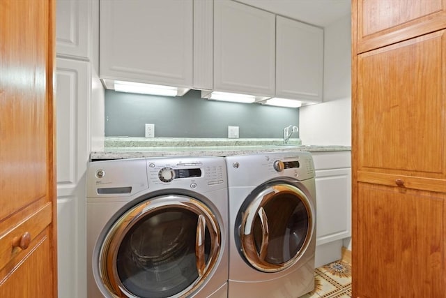 41B Washington St, Boxford, MA 01921 - laundry area with washing machine and dryer and cabinet space