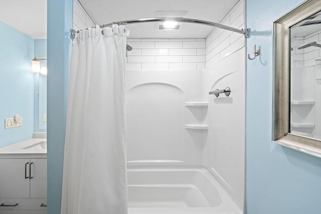 42 2nd Ave Unit 40, North Attleboro, MA 02760 - bathroom with curtained shower and vanity
