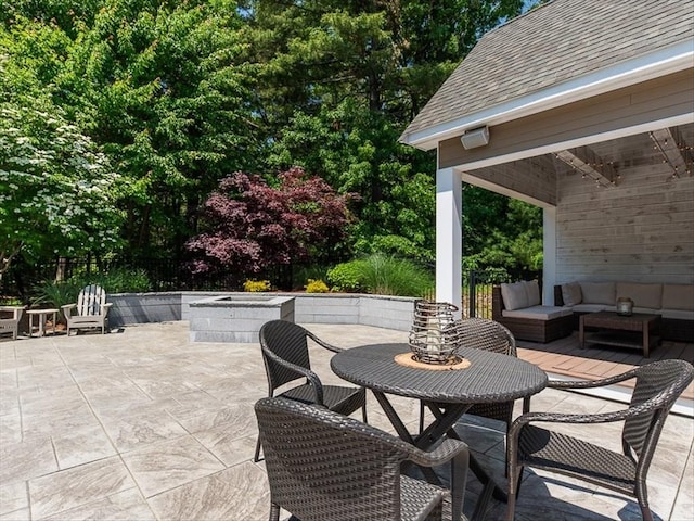 view of patio / terrace with an outdoor hangout area