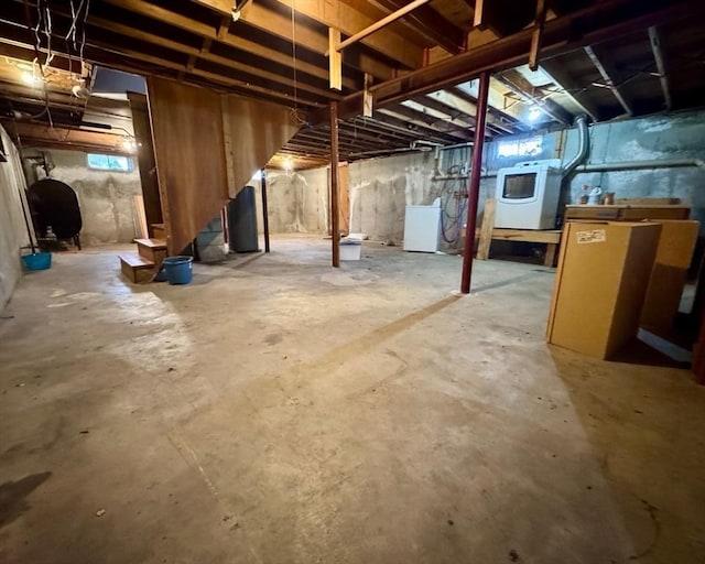 basement with washer / clothes dryer