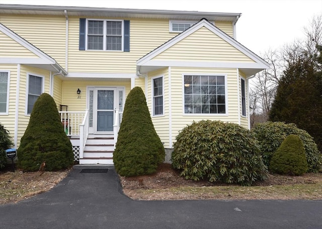 view of front of house