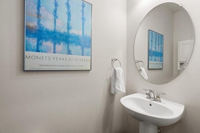 8 Heartwood Way Unit 8, Hopkinton, MA 01748 - bathroom featuring a sink
