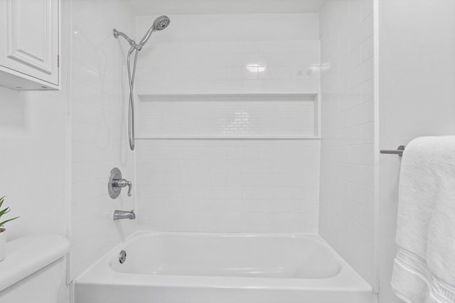 full bath with toilet and shower / tub combination