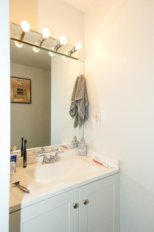 25 Sutherland St, Lowell, MA 01850 - bathroom with vanity