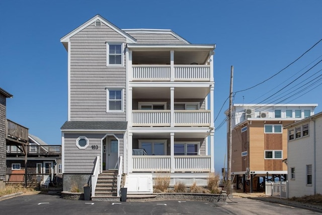 view of front of home with uncovered parking