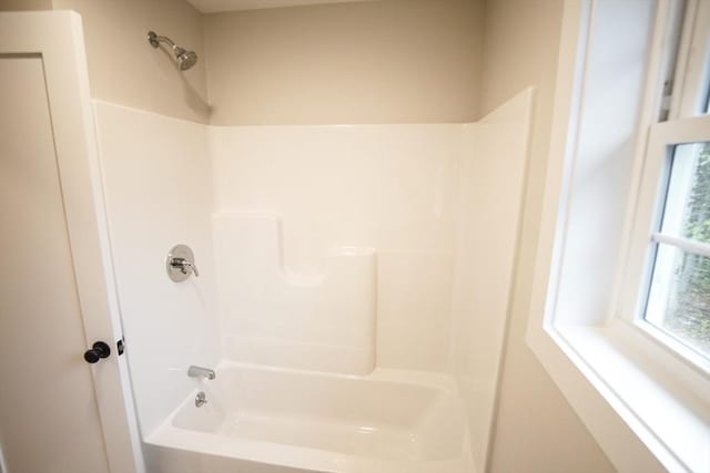140 Tispaquin St, Middleboro, MA 02346 - bathroom featuring bathtub / shower combination