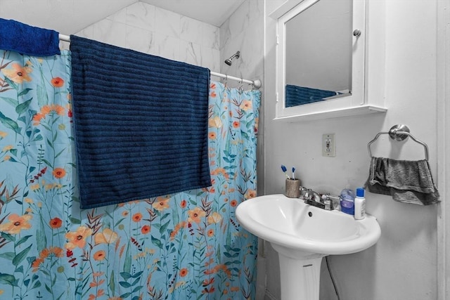 56 N Warren Ave, Brockton, MA 02301 - full bathroom featuring a shower with shower curtain