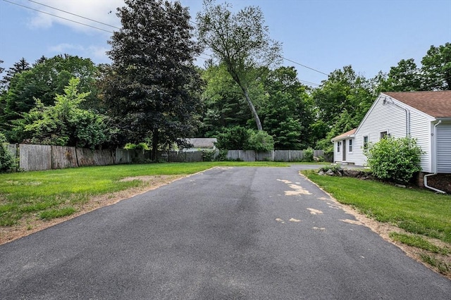7 Washington St, Groveland, MA 01834 - view of asphalt driveway