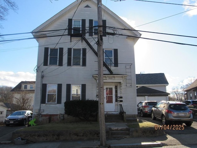 view of front of property