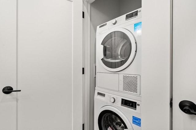 10 Somerset Unit 403, Winthrop, MA 02152 - laundry room with stacked washer / dryer