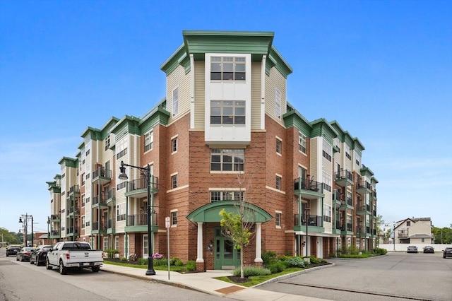 69 Foundry St Unit 305, Wakefield, MA 01880 - view of apartment building / complex