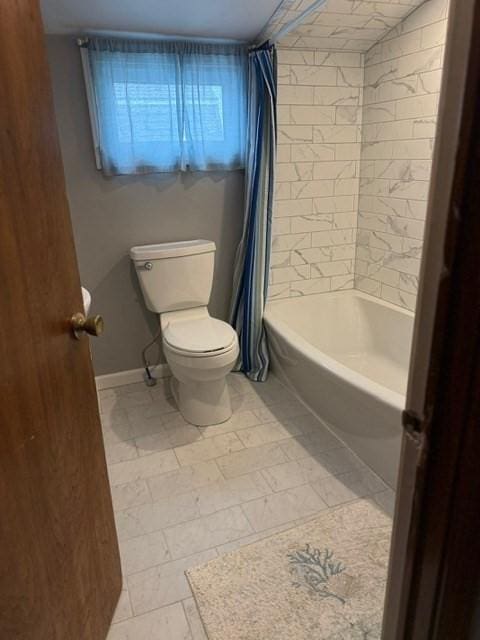 14 Pequot Rd, Weymouth, MA 02191 - full bathroom featuring toilet, shower / bathtub combination with curtain, and baseboards