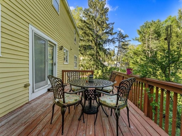769 Edgell Rd, Framingham, MA 01701 - deck with outdoor dining space