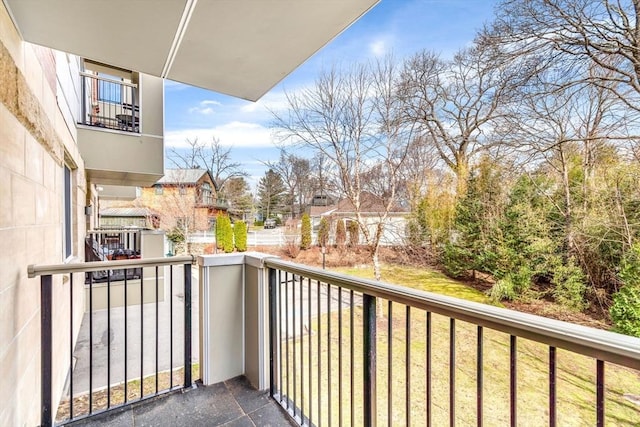 321 Hammond Pond Pkwy Unit 103, Brookline, MA 02467 - view of balcony