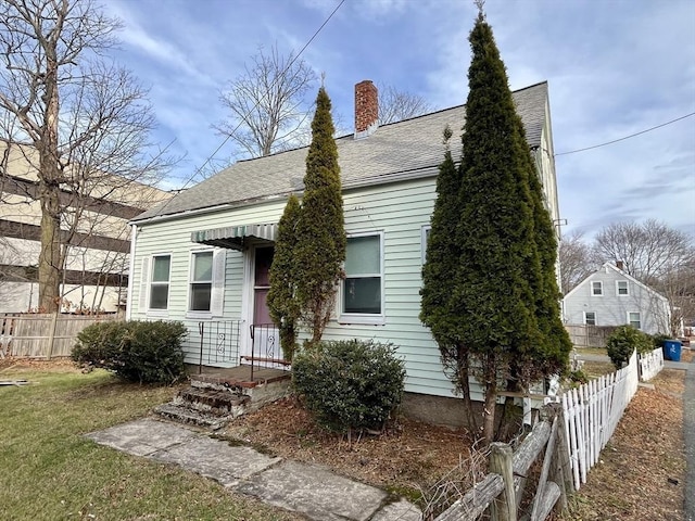 view of front of property