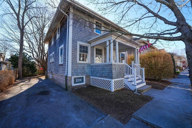 view of front of home with covered porch