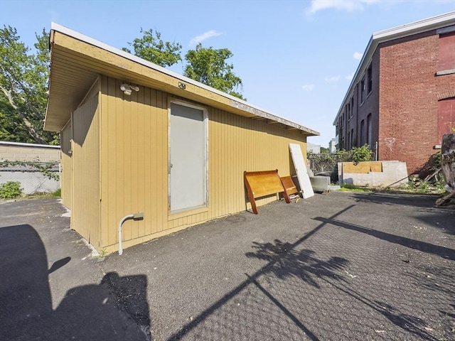 16 Willoughby St, Lawrence, MA 01841 - view of side of property