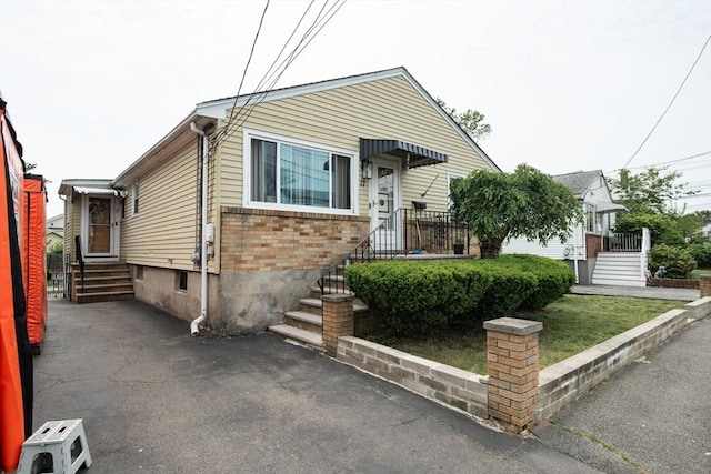 17 Lantern Rd, Revere, MA 02151 - bungalow with brick siding