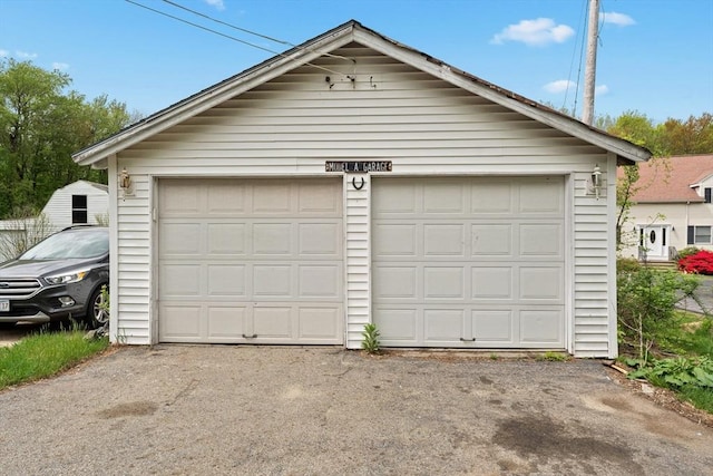 view of detached garage