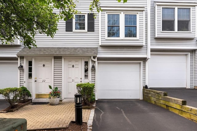 21 Fallon Ct Unit 21, Quincy, MA 02169 - multi unit property featuring driveway and a garage