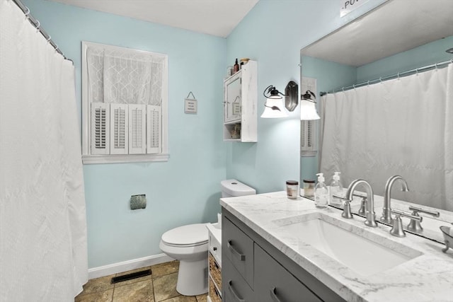230 W St, Paxton, MA 01612 - full bath featuring toilet, vanity, baseboards, and a shower with curtain