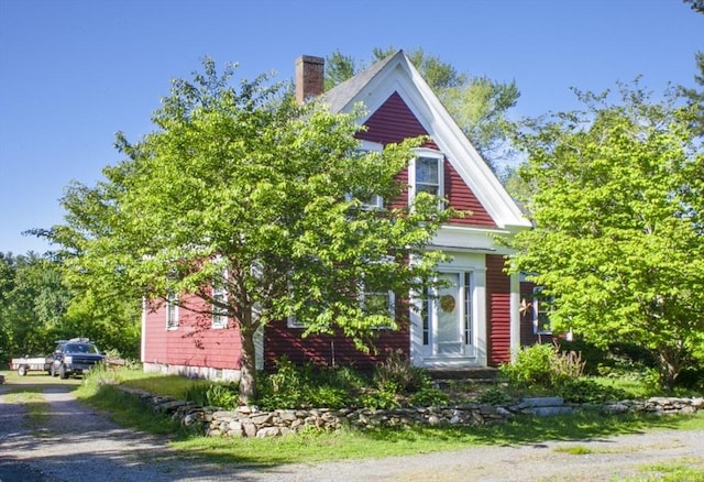 110 Center St, Plympton, MA 02367 - view of front facade with a chimney and driveway
